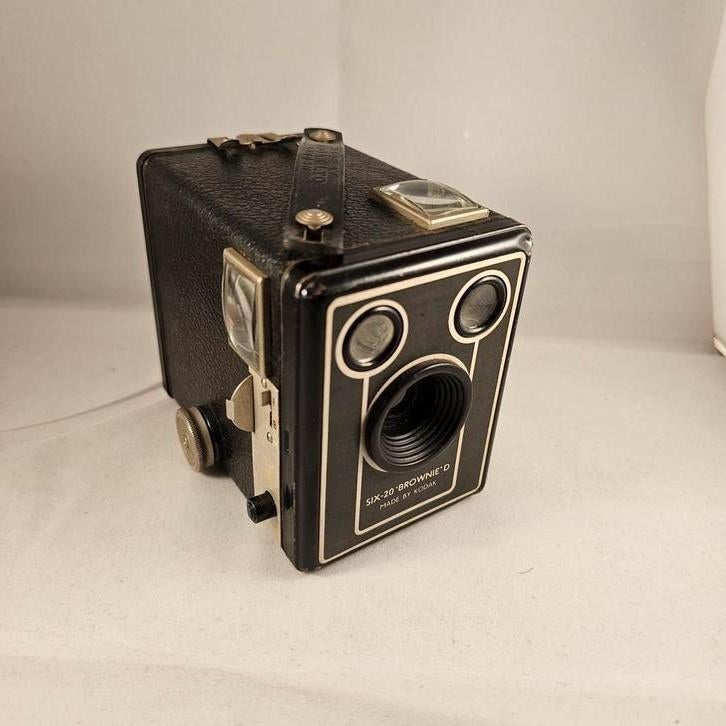 Kodak Six-20 Brownie D, Ophalen of Verzenden, Zo goed als nieuw, Kodak