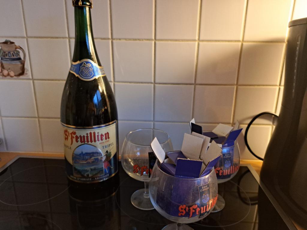 Collectorsitem - grote fles St Feuillien + 3 glazen, Enlèvement ou Envoi, Neuf, Verre ou Verres