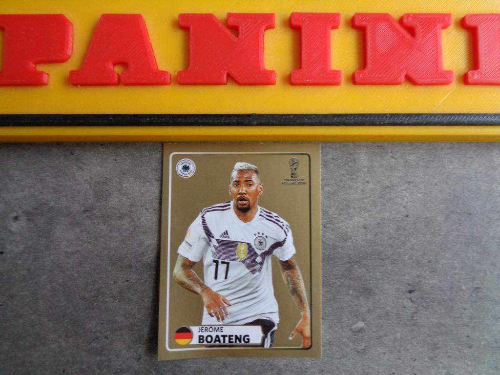 PANINI VOETBAL STICKER UPDATE BOATENG  M1 WK 2018 GOLD, Ophalen of Verzenden, Sticker