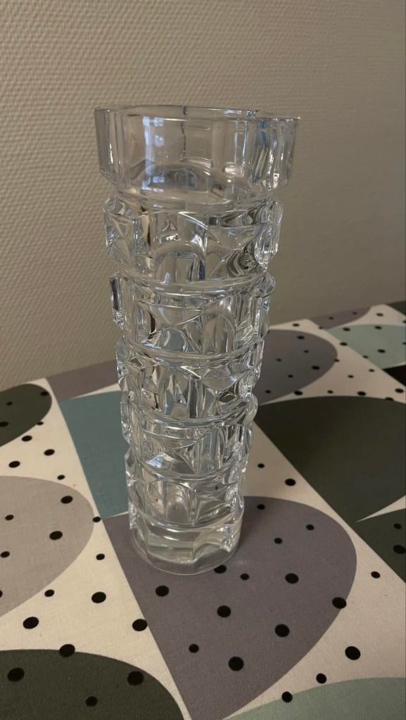 Vase en verre, Verre