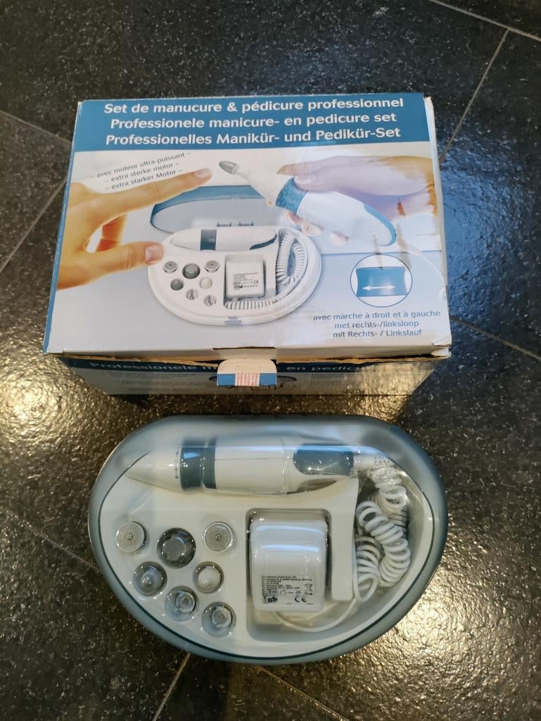 Professionele manicure en pedicure set, Enlèvement ou Envoi, Comme neuf