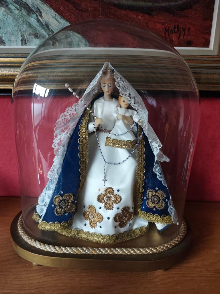 Glazen stolp met Maria beeld., Ophalen