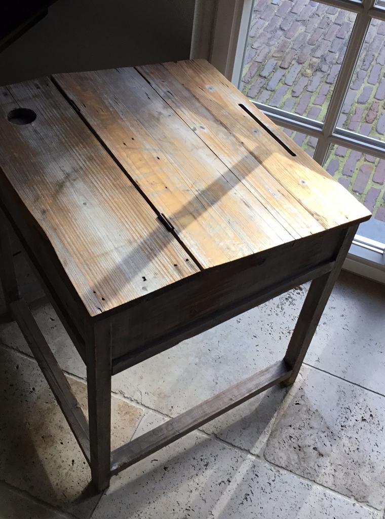 Houten kinderbureau +stoel, Ophalen, Gebruikt