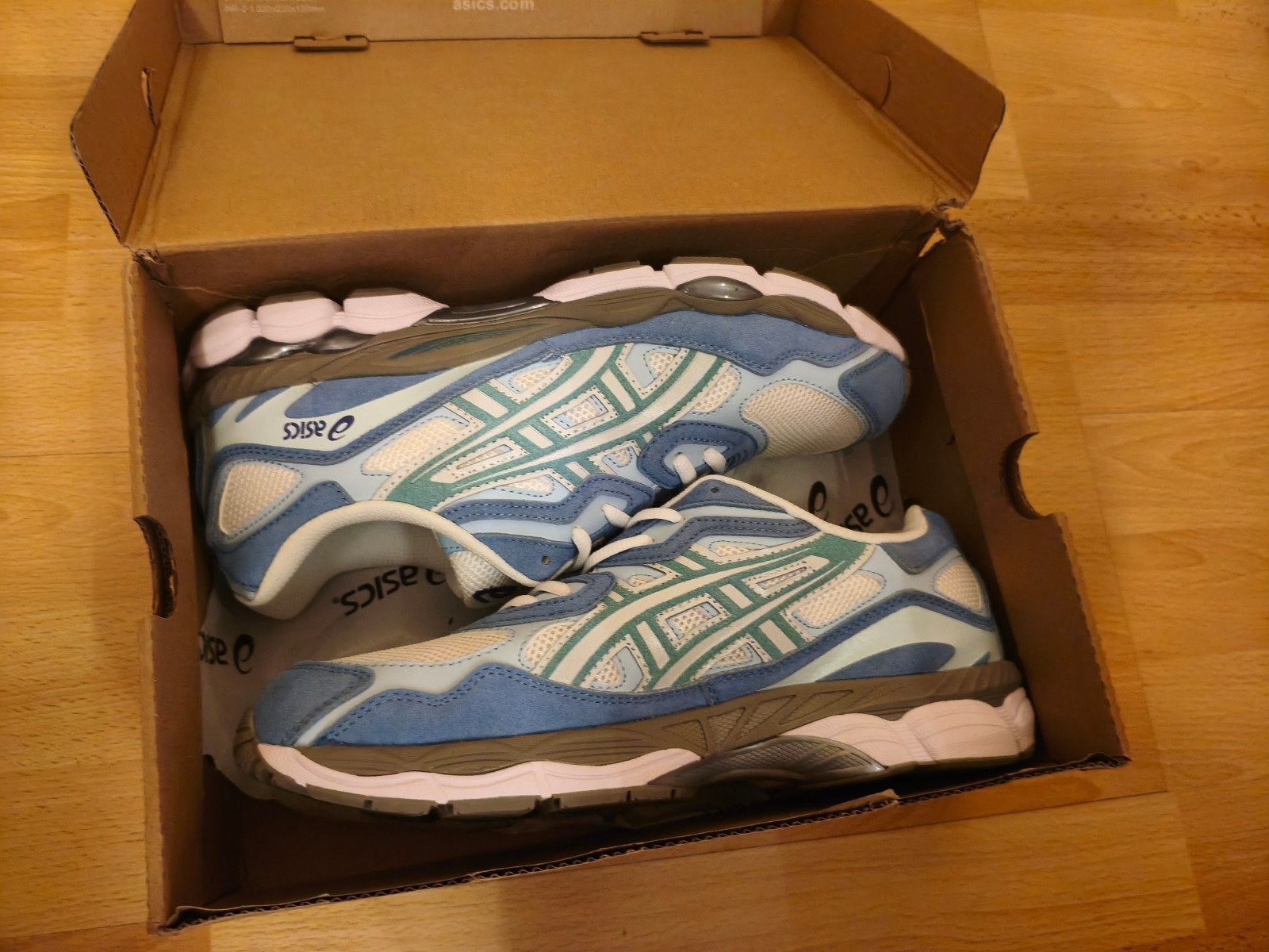 asics gel NYC bleu, Vêtements | Hommes, Enlèvement, Bleu
