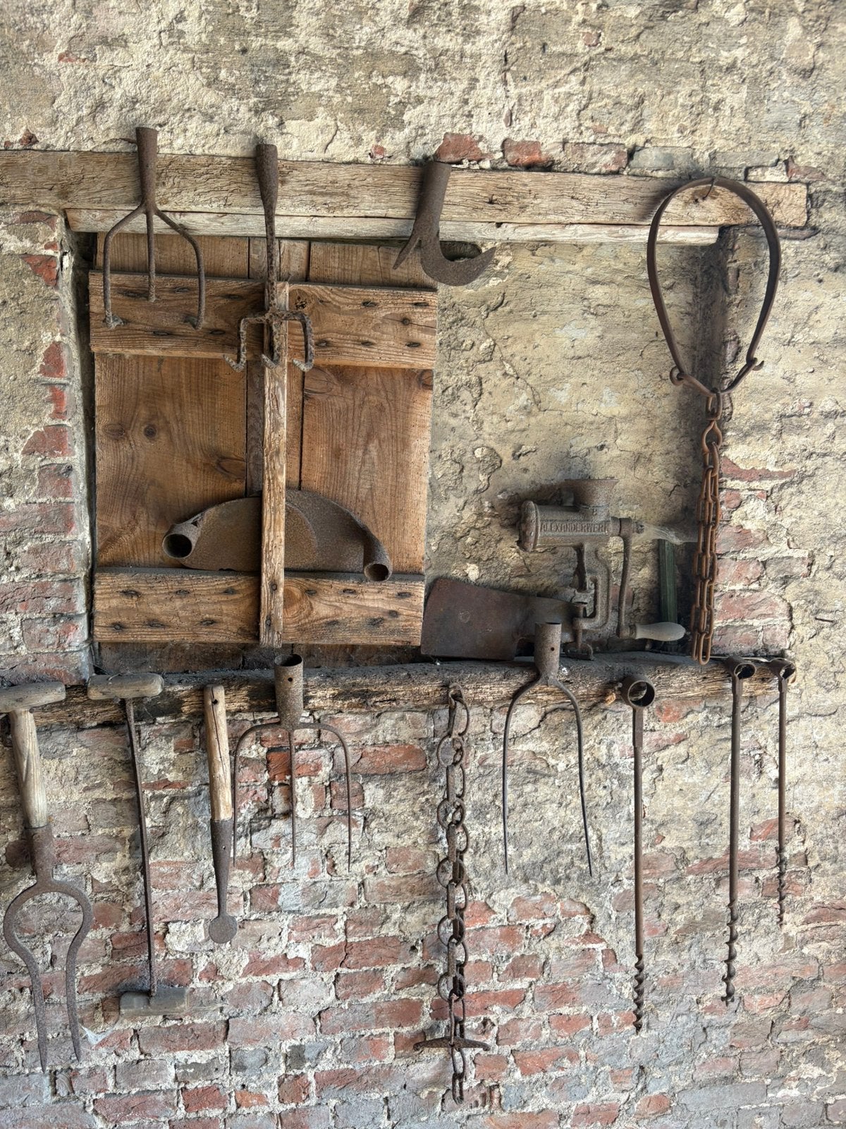 Antiek handgereedschap/ ambachten, Ophalen