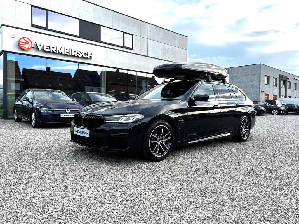BMW 530 530e xDrive Touring Aut.*M-PACK*HEAD UP*TREKHAAK*, 0 kg, 216 kW, Noir, 5 portes
