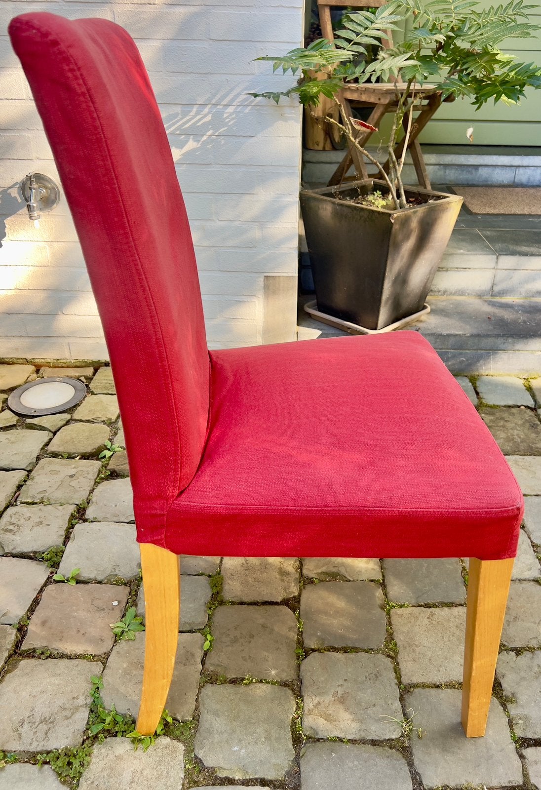 Stoffen rode zitstoel, Huis en Inrichting, Stoelen, Ophalen, Zo goed als nieuw
