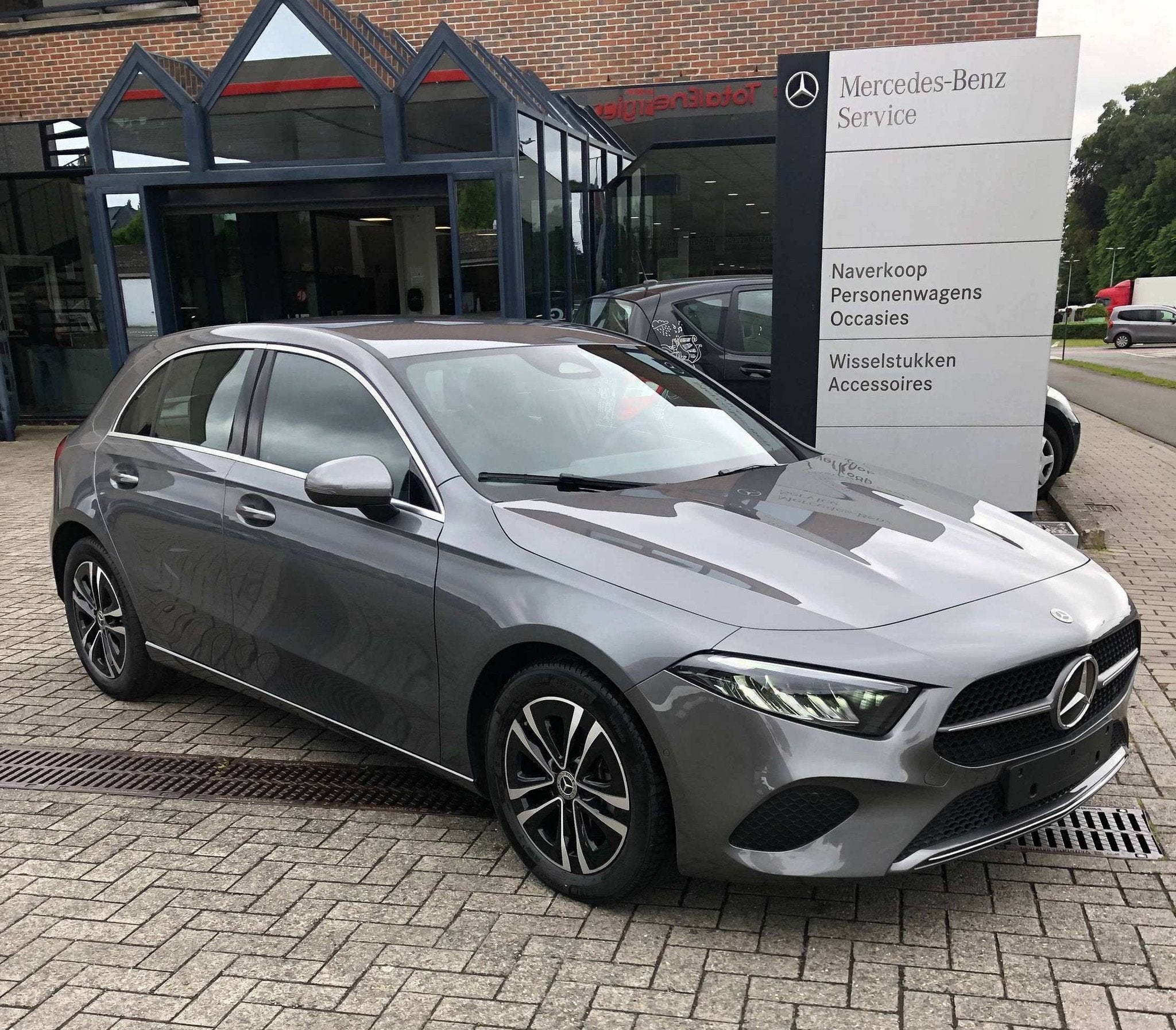 Mercedes-Benz A-Klasse 180 Automaat Dodehoek assistentie, Ze, Gebruikt, 4 cilinders, Leder, Bedrijf