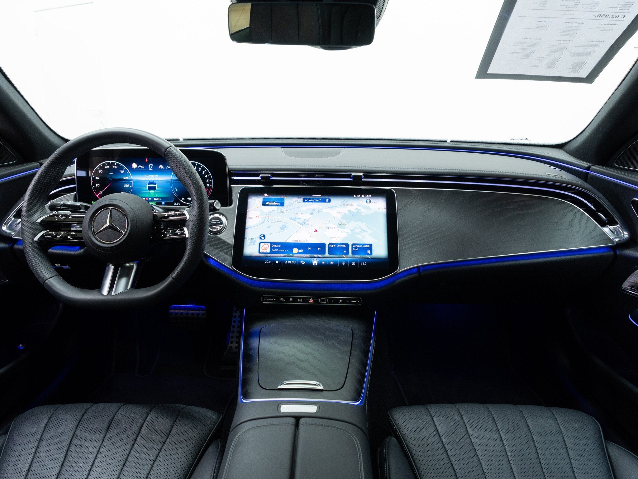 Mercedes-Benz E 300 e AMG Night PANORAMA Massage Burmester D, Auto's, Automaat, 4 deurs, Achterwielaandrijving, Gebruikt