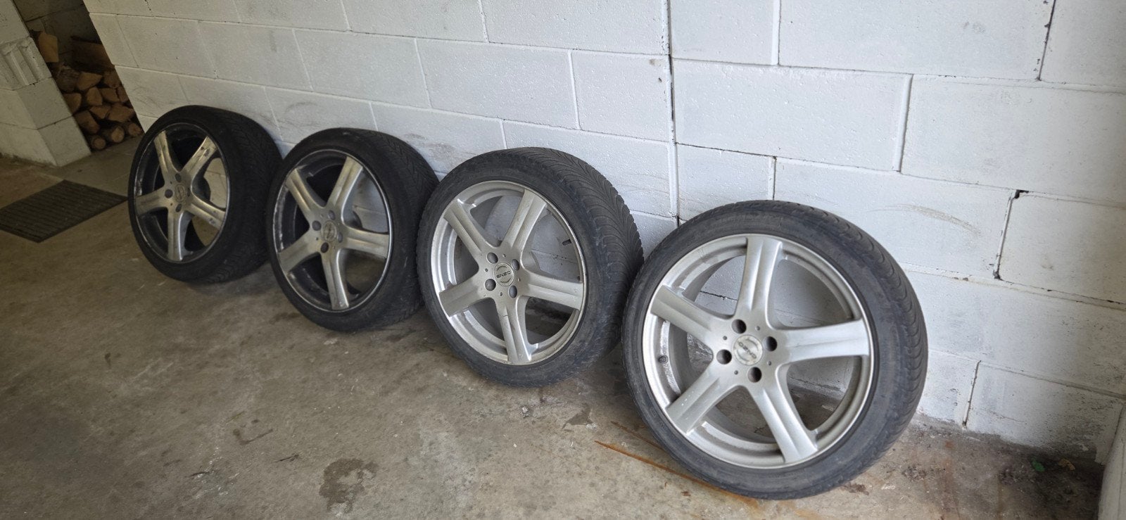 jantes 4x100 avec pneu hiver michelin alpin 205 45 17 5, Pneus hiver, 205 mm, 17 pouces, Enlèvement