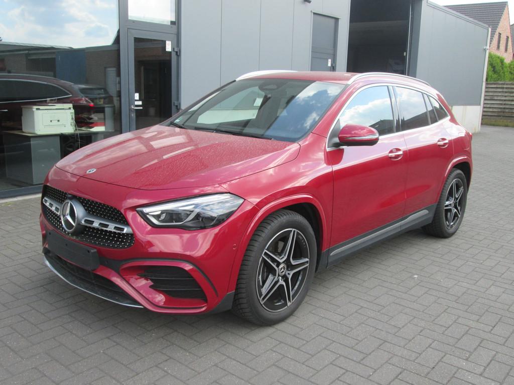 Mercedes-Benz GLA 180 AMG MEMORY TREKHAAK CAMERA, Autos, Euro 6, Entreprise, Carnet d'entretien, Alcantara