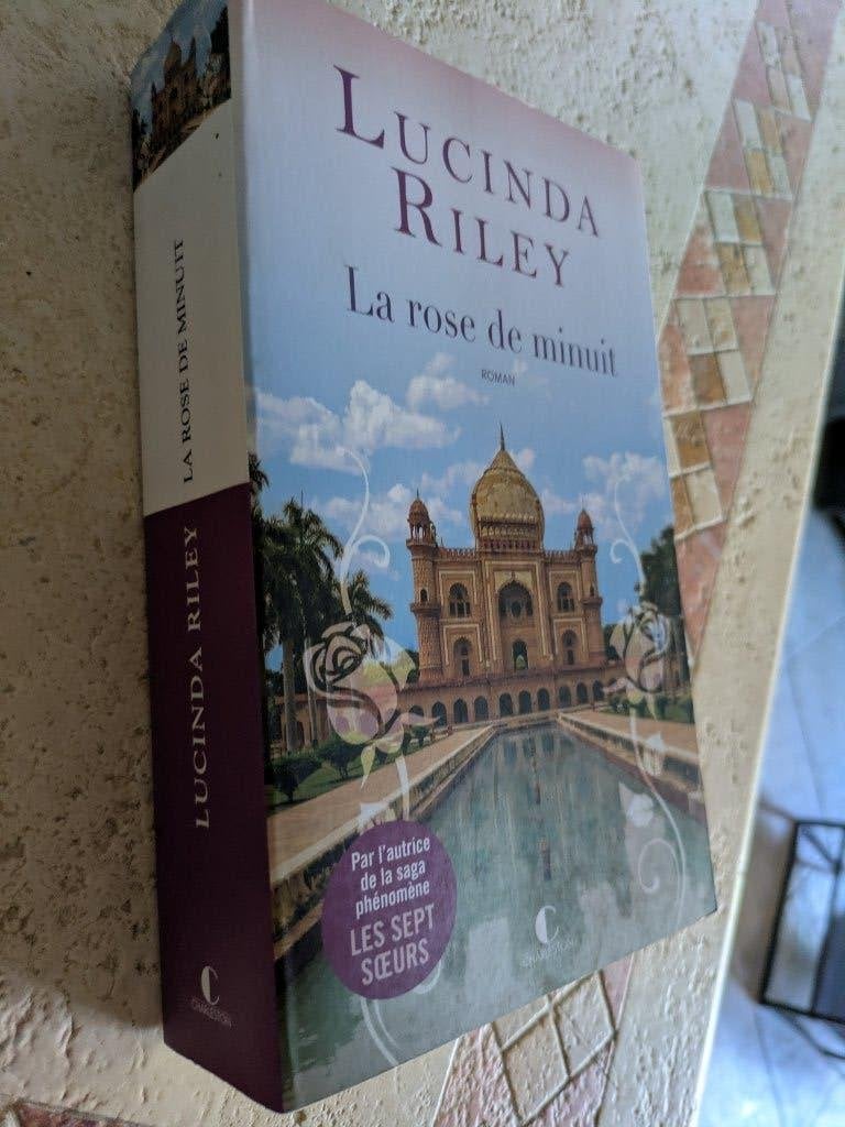 La rose de minuit (Lucinda Riley)., Europa overig, Verzenden, Lucinda Riley., Zo goed als nieuw