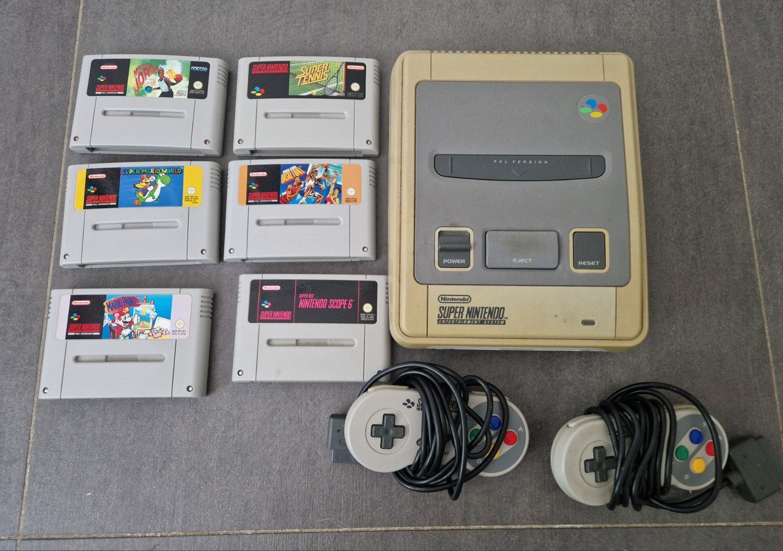 Version Super Nintendo PAL, Consoles de jeu & Jeux vidéo, Consoles de jeu | Nintendo Super NES, Enlèvement ou Envoi, Utilisé, Avec 2 manettes