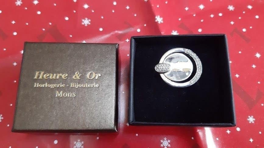 Opvallend en mooi Nona nieuw zilver ring Svarovski 19 mm, Handtassen en Accessoires, Ringen, Met kristal, 19 tot 20, Nieuw, Ophalen of Verzenden
