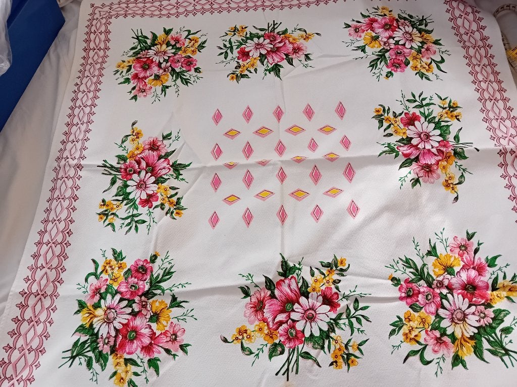 Petite Nappe fleurie ancienne, Maison & Meubles, Nappes, Nappe, Enlèvement, Lavable