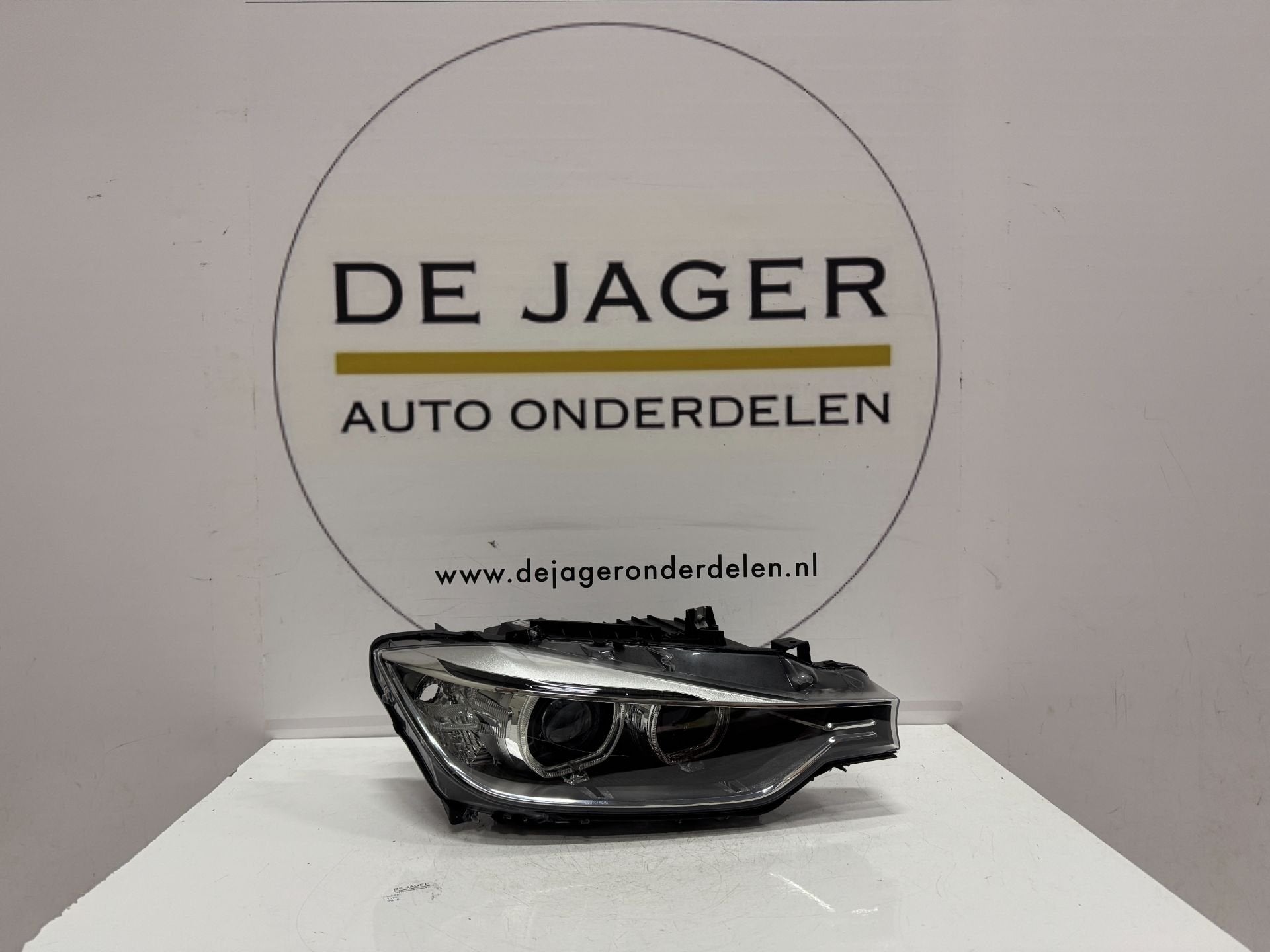 BMW F30 F31 S RIE 3 BI X NON PHARE LED DROIT 7259526, Autos : Pièces & Accessoires, Éclairage, Petuelring 130
80788  Munich, DE