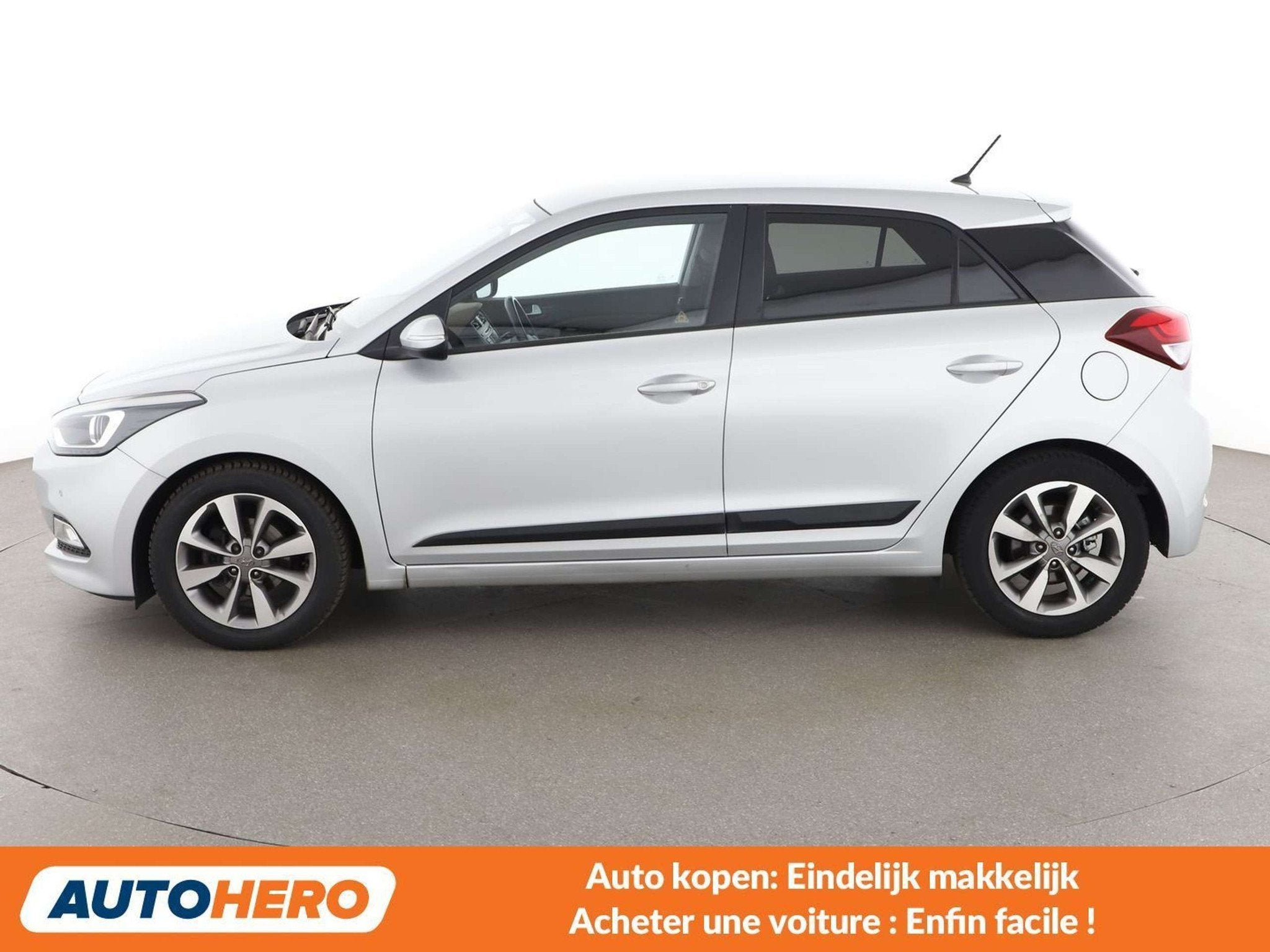 Hyundai i20 1.2 Trend blue (année de construction 2015), Autos, Argent ou Gris, Boîte manuelle, 1055 kg, Tissu