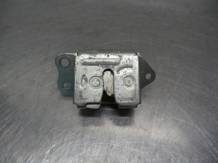 Slotmechaniek Achterklep van een Toyota Yaris (Yaris 1 00-), Auto-onderdelen, Gebruikt, -, -, Ophalen of Verzenden