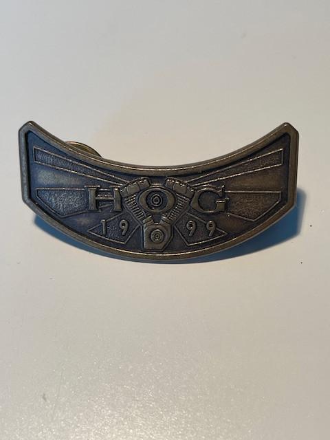 Harley-Davidson HOG pin 1999, Ophalen of Verzenden, Zo goed als nieuw