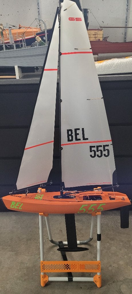 Rc zeil boat affinity 65, Hobby en Vrije tijd, Modelbouw | Boten en Schepen, Ophalen, Zo goed als nieuw, Overige merken