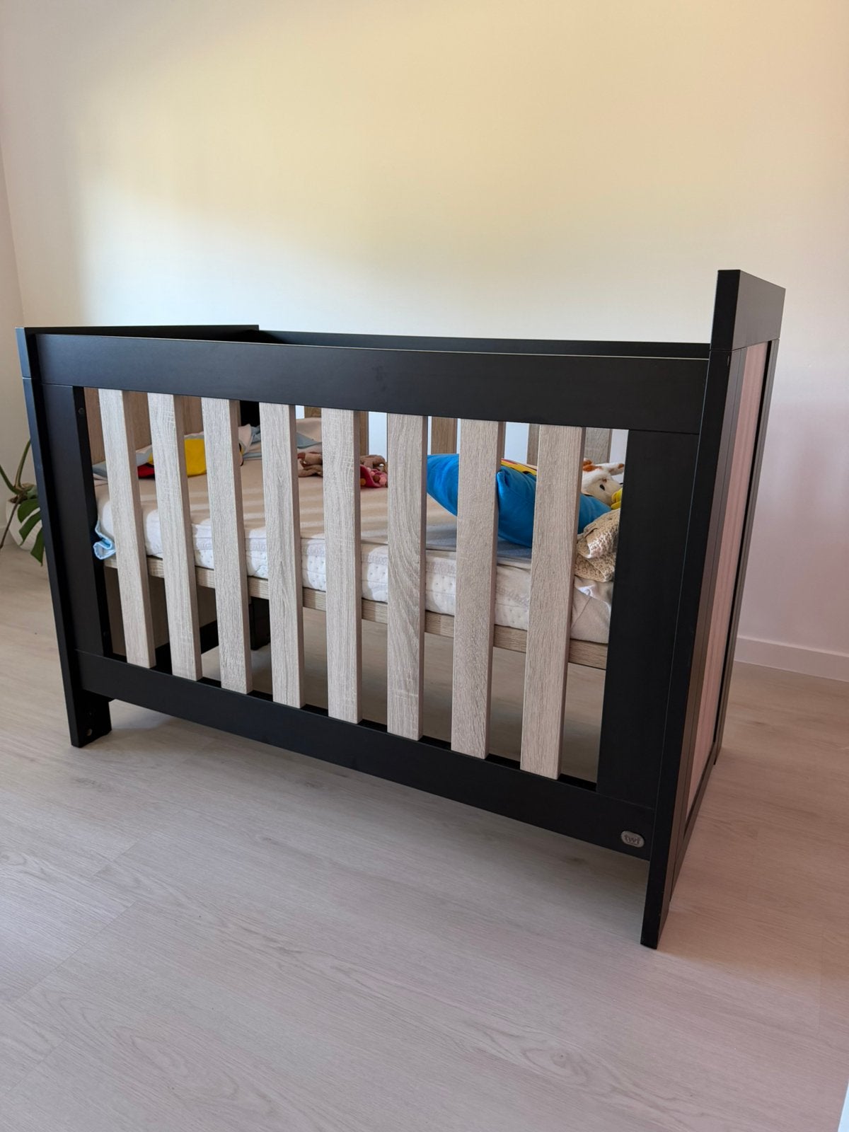 Bed - meegroeibed, Kinderen en Baby's, Ophalen, Zo goed als nieuw