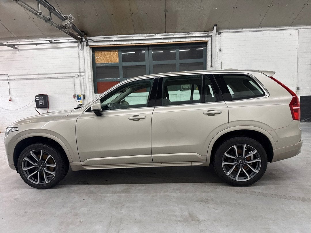Volvo XC90 2.0 D5 AWD MOMENTUM Carplay|Trekhaak, Auto's, Dealer onderhouden, Gebruikt, Euro 6, 4 cilinders