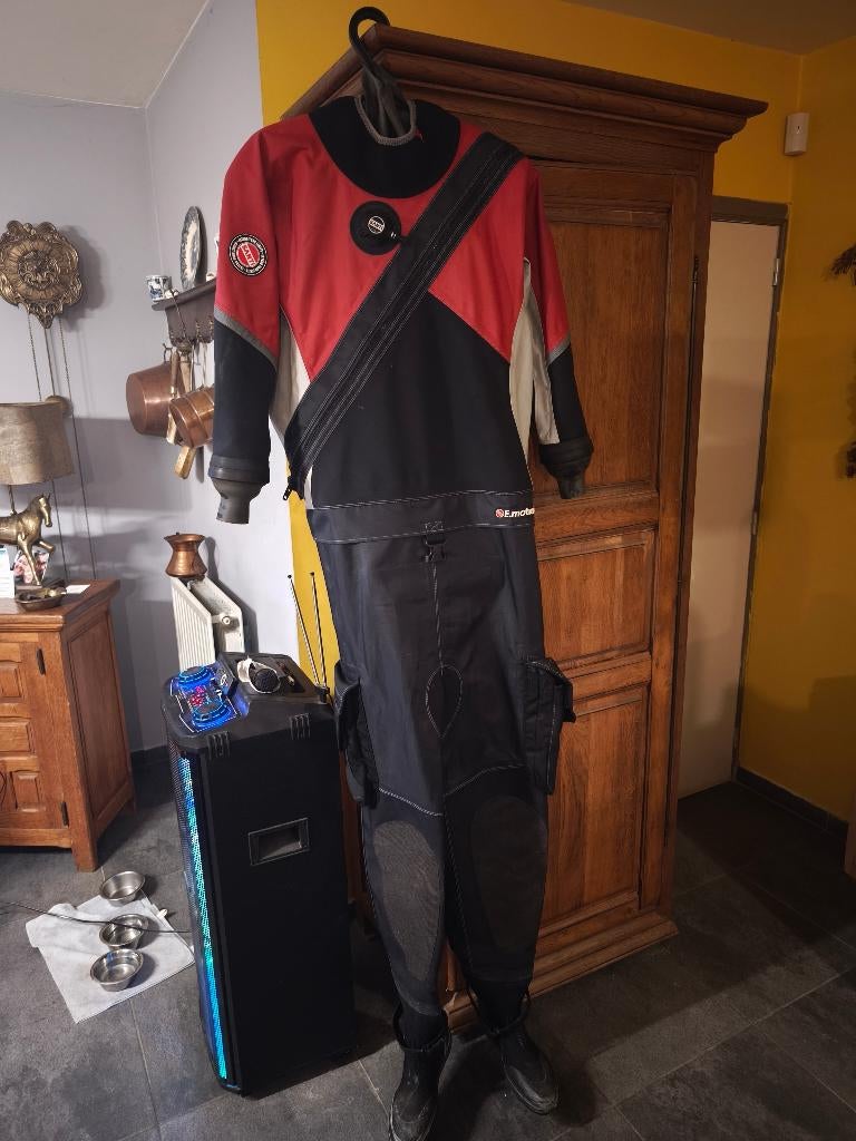 Droogpak, Ophalen, Zo goed als nieuw, Duikpak