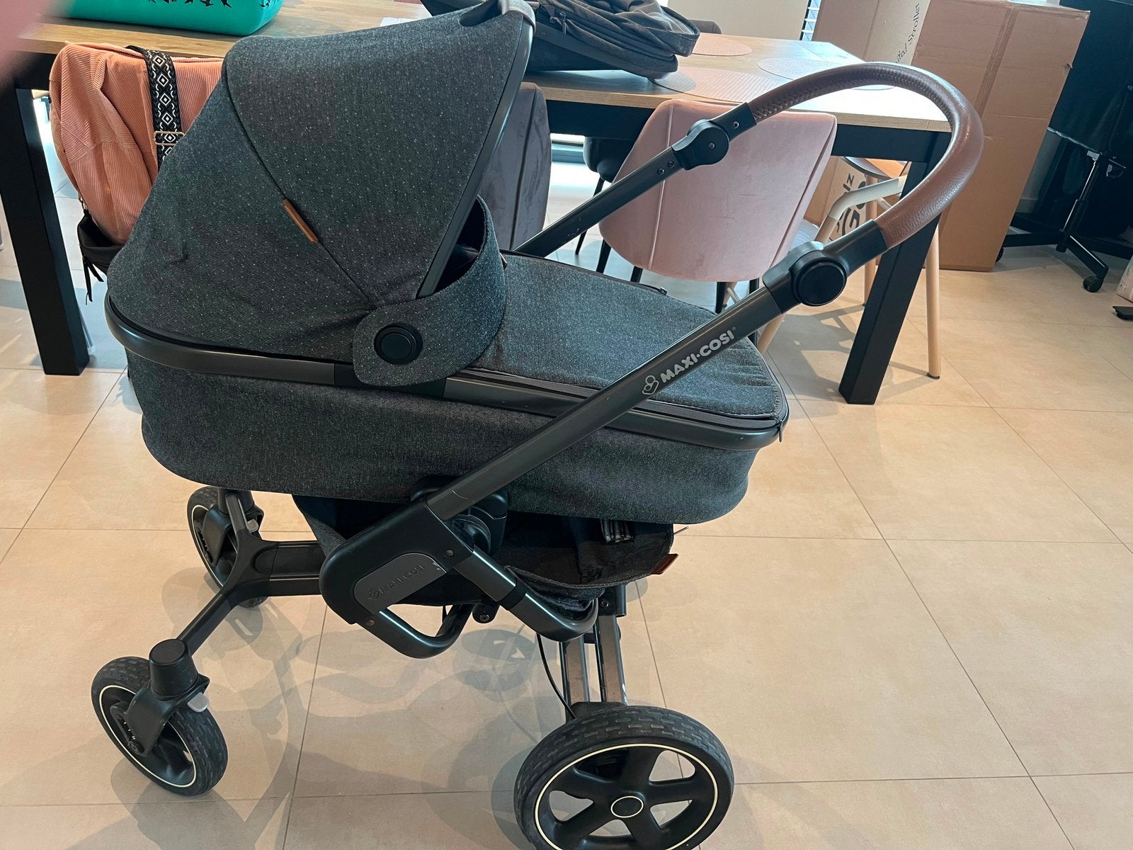 Buggy Maxi Cosi Nova wandelwagen 2-in-1 (mand + zitting), Enfants & Bébés, Poussettes & Combinaisons, Utilisé, Poussette combi