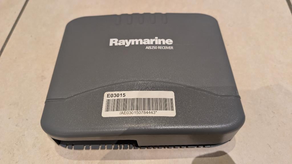 Raymarine AIS250 Receiver, Enlèvement ou Envoi, Comme neuf, GPS ou Boussole