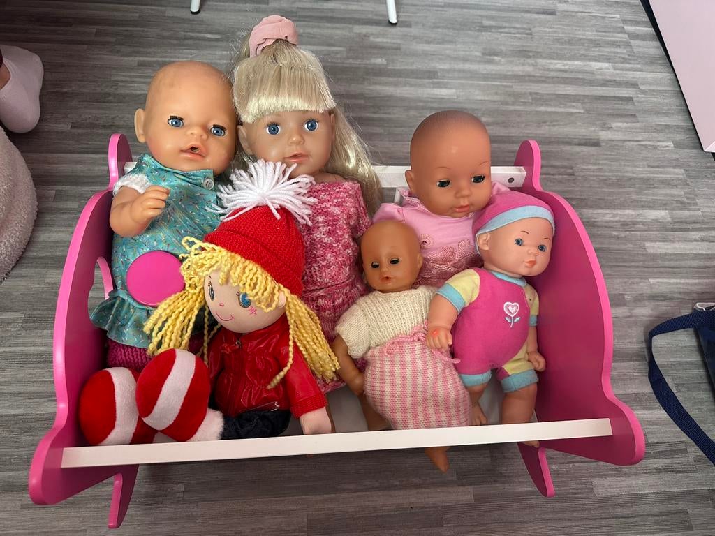 6 poppen oa Babyborn + wiegje + allerhande kleding en acc, Kinderen en Baby's, Speelgoed | Poppen, Ophalen, Zo goed als nieuw