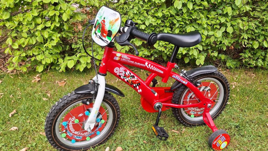 Vélo avec petites roues amovibles (Cars - Lightning McQueen), Vélos & Vélomoteurs, Enlèvement, Utilisé, Frein sur jante, Moins de 16 pouces