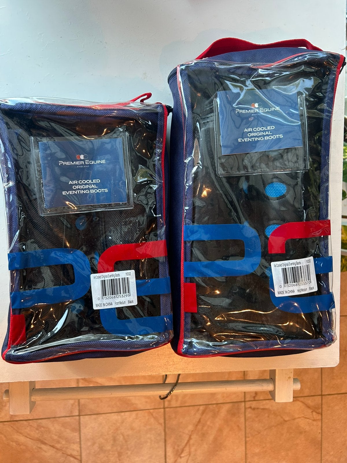 Bottes de concours Premier Equine - protège-jambes, Animaux & Accessoires, Chevaux & Poneys | Guêtres en cloche, Enlèvement ou Envoi