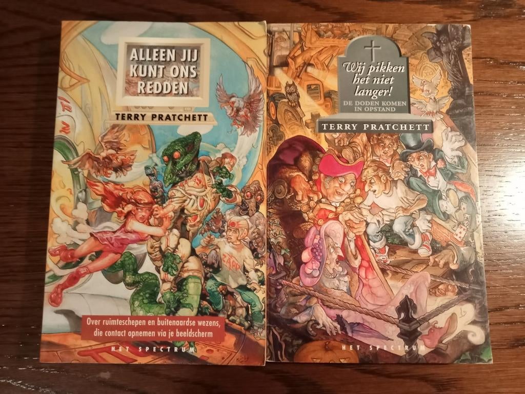 2 boeken Terry Pratchett, Livres, Enlèvement ou Envoi, Utilisé
