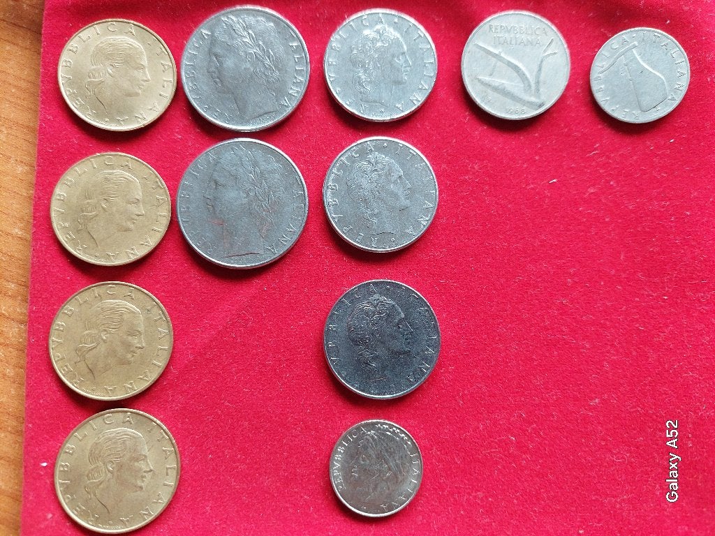 set 12 oudere Italiaanse munten: Lira, Ophalen of Verzenden, Italië, Setje