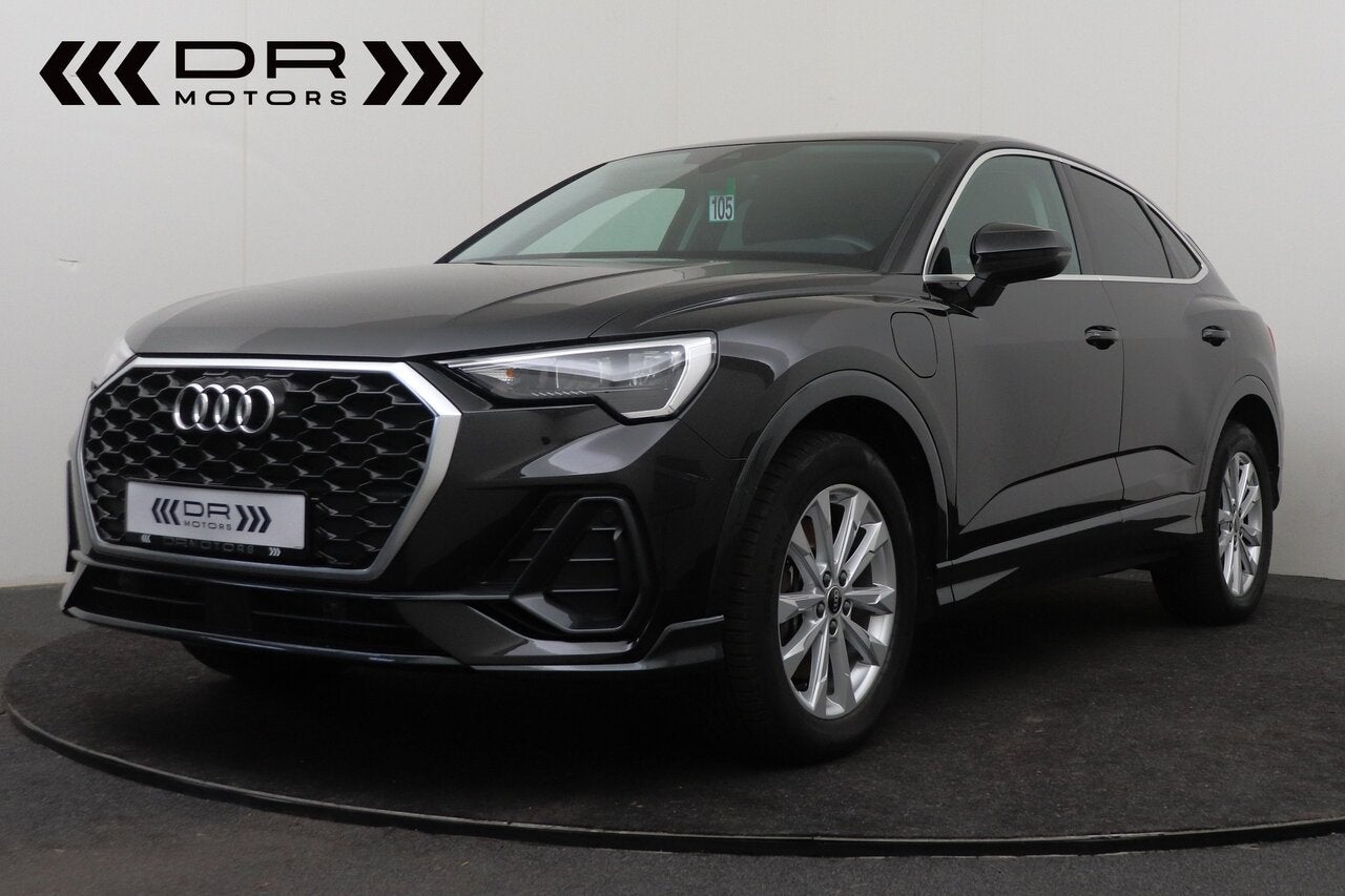 Audi Q3 45 TFSIe SPORTBACK - PLUG IN HYBRIDE - LED - LEDER, Auto's, Audi, 245 pk, 0 min, 0 kg, Zwart