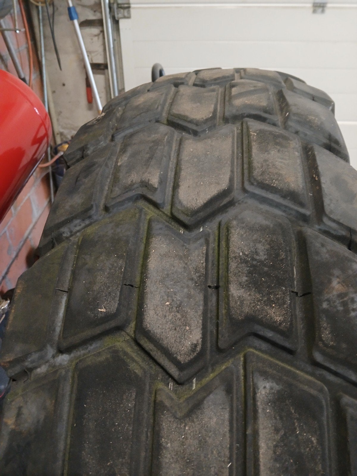 banden 14.00 R 20 radial, Ophalen
