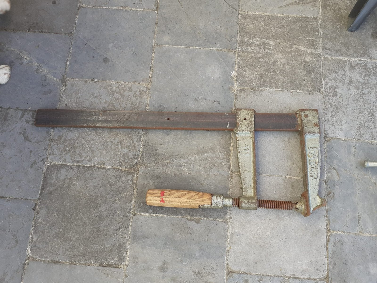 Serre joint, Enlèvement, Utilisé