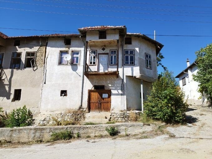Huis te koop in het dorp Hotovo in Zuidwest-Bulgarije, Dorp, Hotovo - Bulgarije, 160 m², 6 kamers