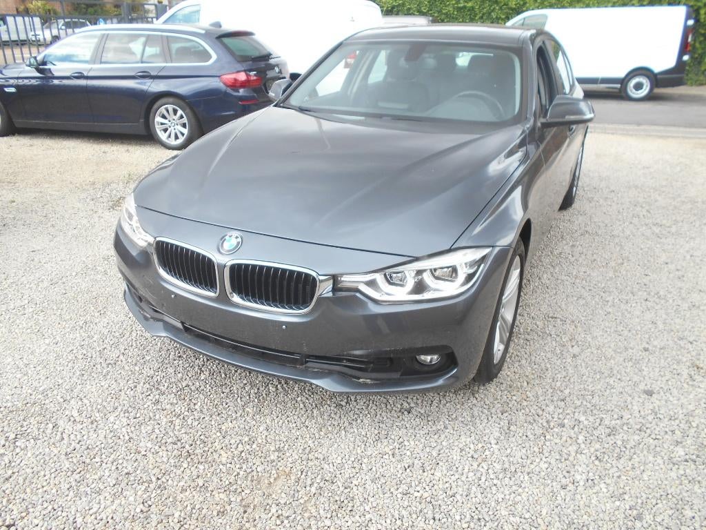 BMW 320 AUTOMAAT BENZINE-BERLINE -63000KM, Auto's, BMW, Automaat, 4 cilinders, Bedrijf, Grijs