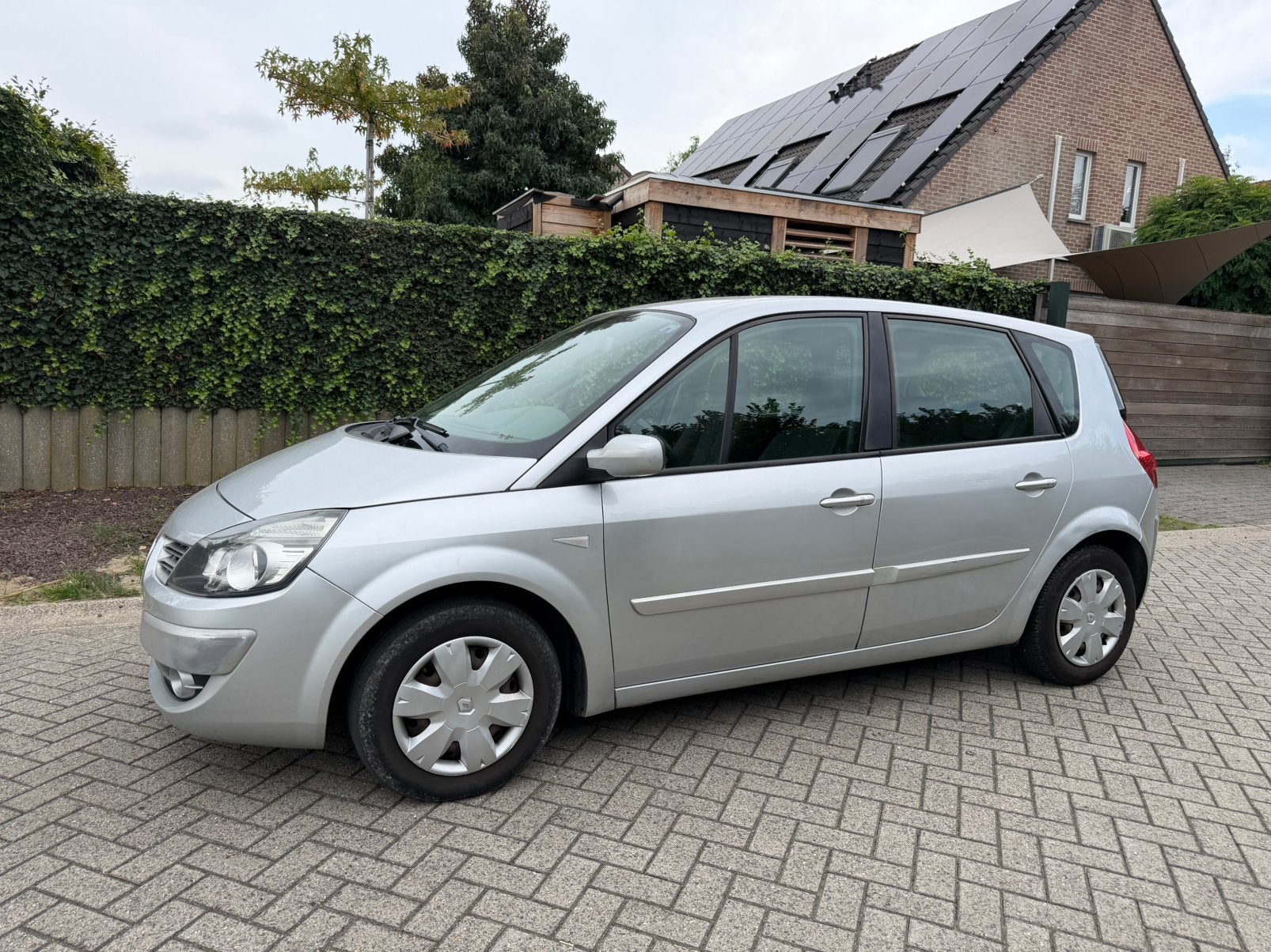 Renault Scenic 1.6i essence AUTOMATIQUE Climatisati Carpass, Achat, Entreprise, Entretenue par le concessionnaire, 5 portes