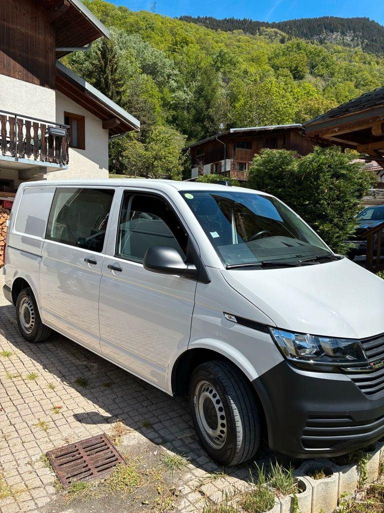 VOLKSWAGEN TRANSPORTER 6.1 VAN L1H1 2.0 TDI 150Cv, Auto's, Bestelwagens en Lichte vracht, Particulier, 360° camera, ABS, Adaptive Cruise Control