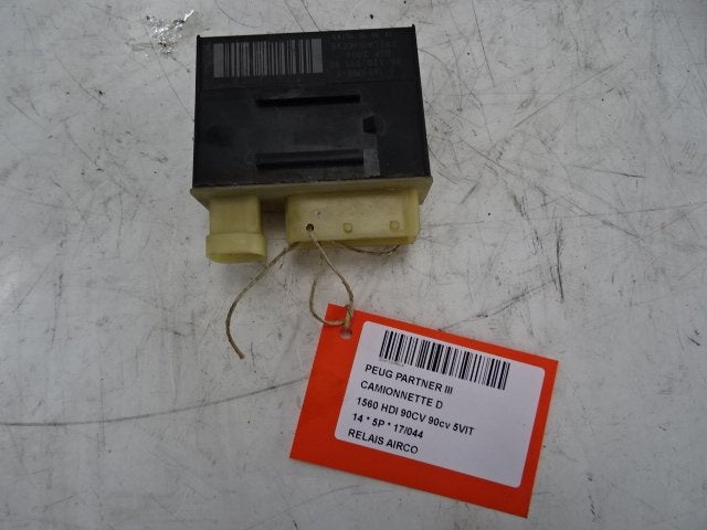RELAIS KOELVENTILATOR Partner (GC / GF / GG / GJ / GK), Auto-onderdelen, Gebruikt, Peugeot