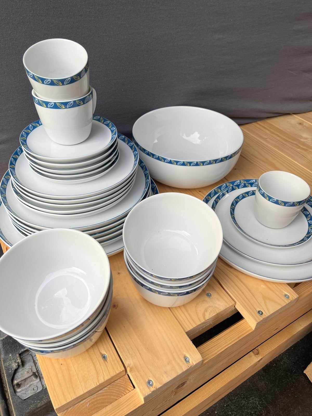 Wit porseleinen servies, Huis en Inrichting, Ophalen, Gebruikt, Modern, Porselein