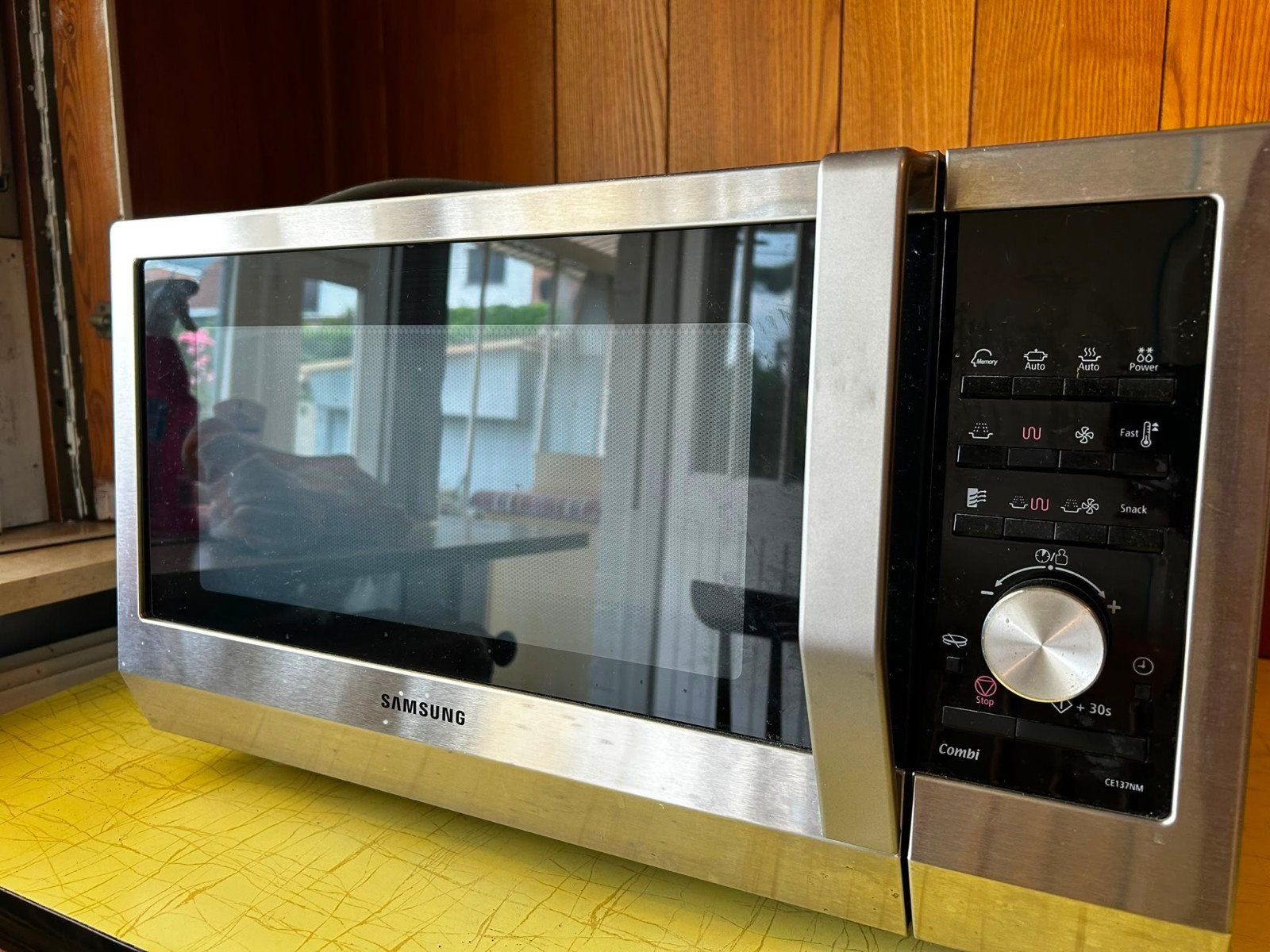 Samsung combi microgolfoven CE137NM, Elektronische apparatuur, Microgolfovens, Ophalen, Grill, Vrijstaand, Microgolfoven