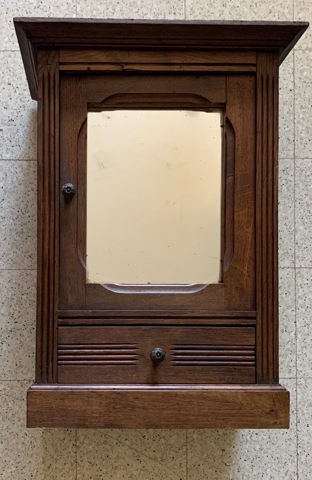 Antiqua medicine cabinet, Enlèvement ou Envoi