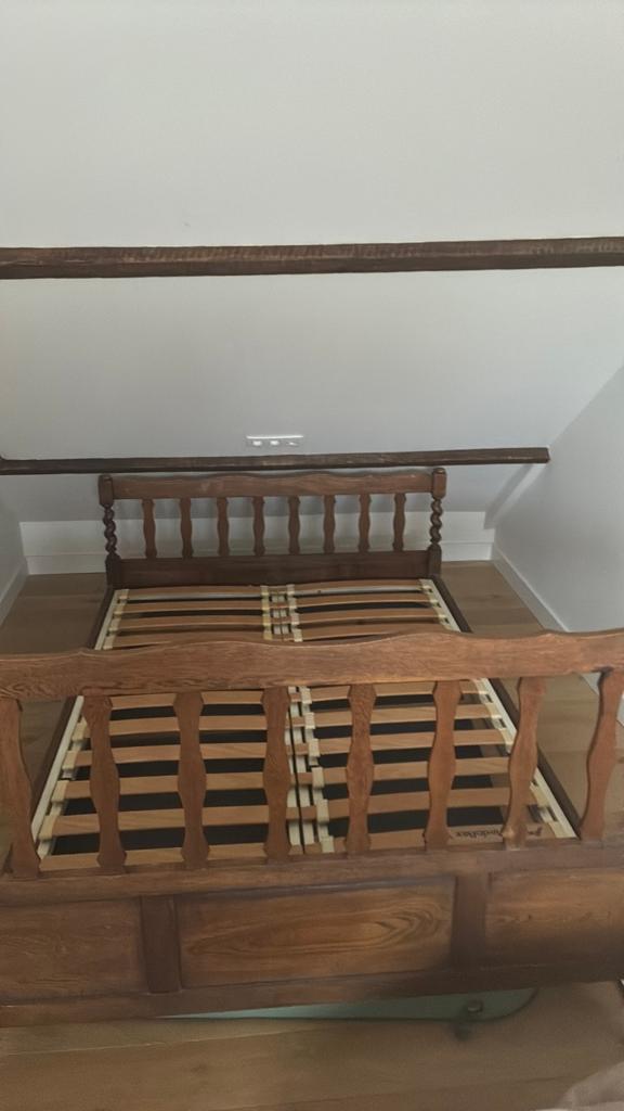Prachtig houten bed, incl goede lattenbodem, Antiek en Kunst, Ophalen