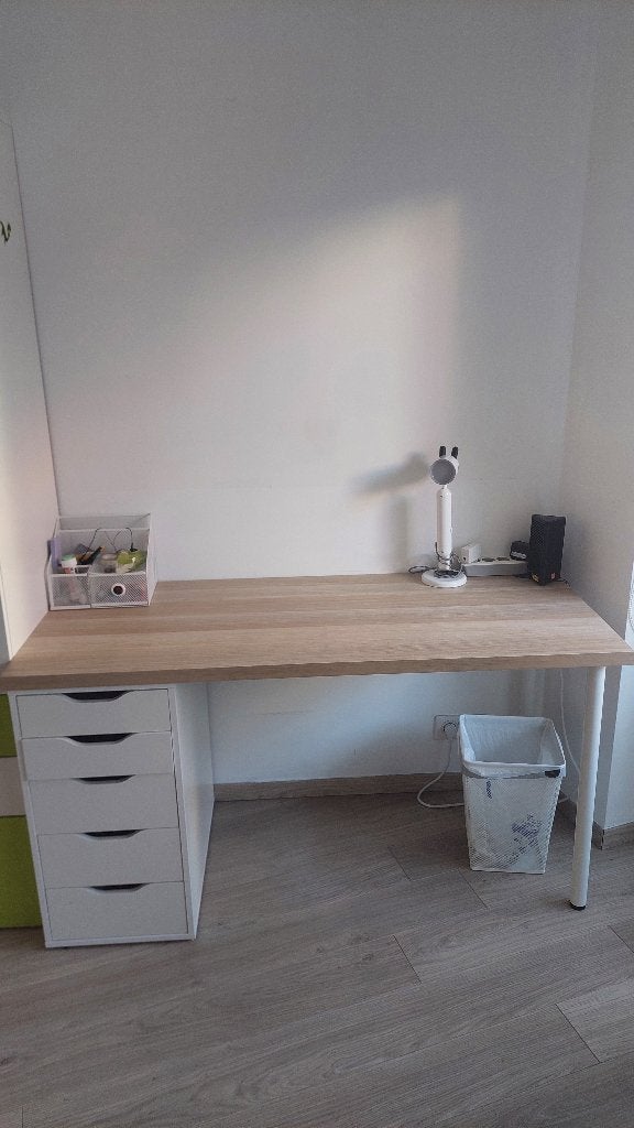 IKEA LAGKAPTEN/ALEX bureau, Huis en Inrichting, Bureaus, Ophalen, Hout, Kinderbureau, Zo goed als nieuw