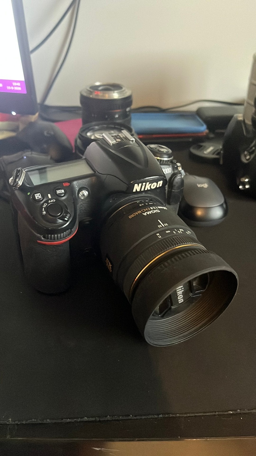 Nikon D300 Body + SIGMA 50mm 2.8 Lens, TV, Hi-fi & Vidéo, Enlèvement ou Envoi, Comme neuf, Nikon