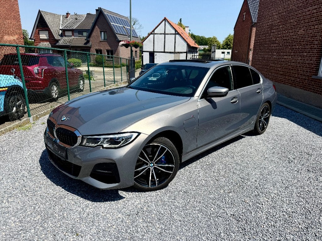 BMW 330 e M-Sport | Open Dak | 360 | Acc | Laser | H&K !, Auto's, BMW, Automaat, Achterwielaandrijving, 42 g/km, 4 cilinders