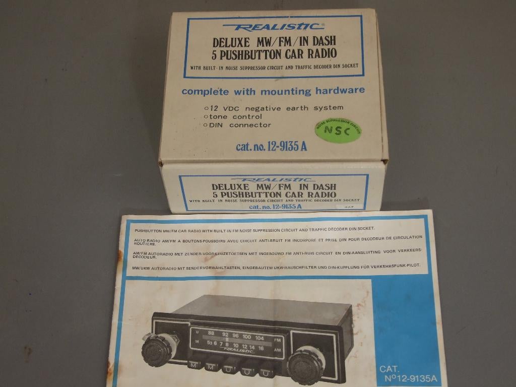 Autoradio vintage maar nog nieuw nooit gebruikt, nog in pack, Auto diversen, Autoradio's, Ophalen of Verzenden, Nieuw